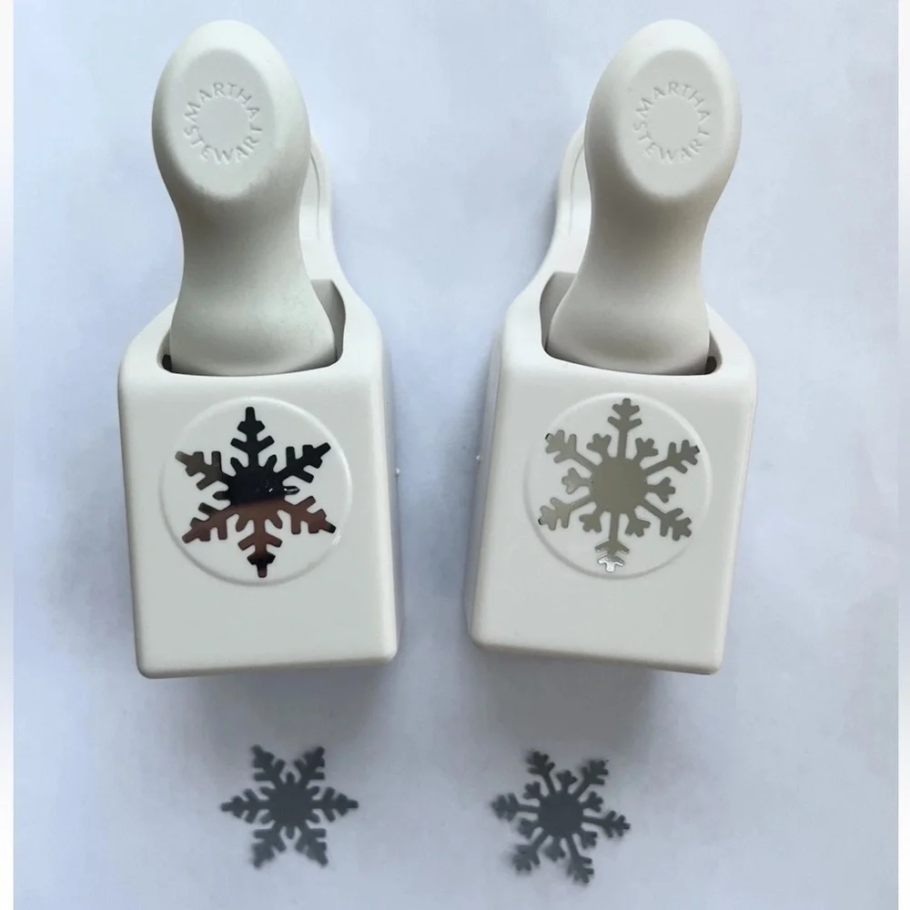 Martha Stewart Set of 2 Alpine Snowflake Arctic Snowflake Paper Punches Cards